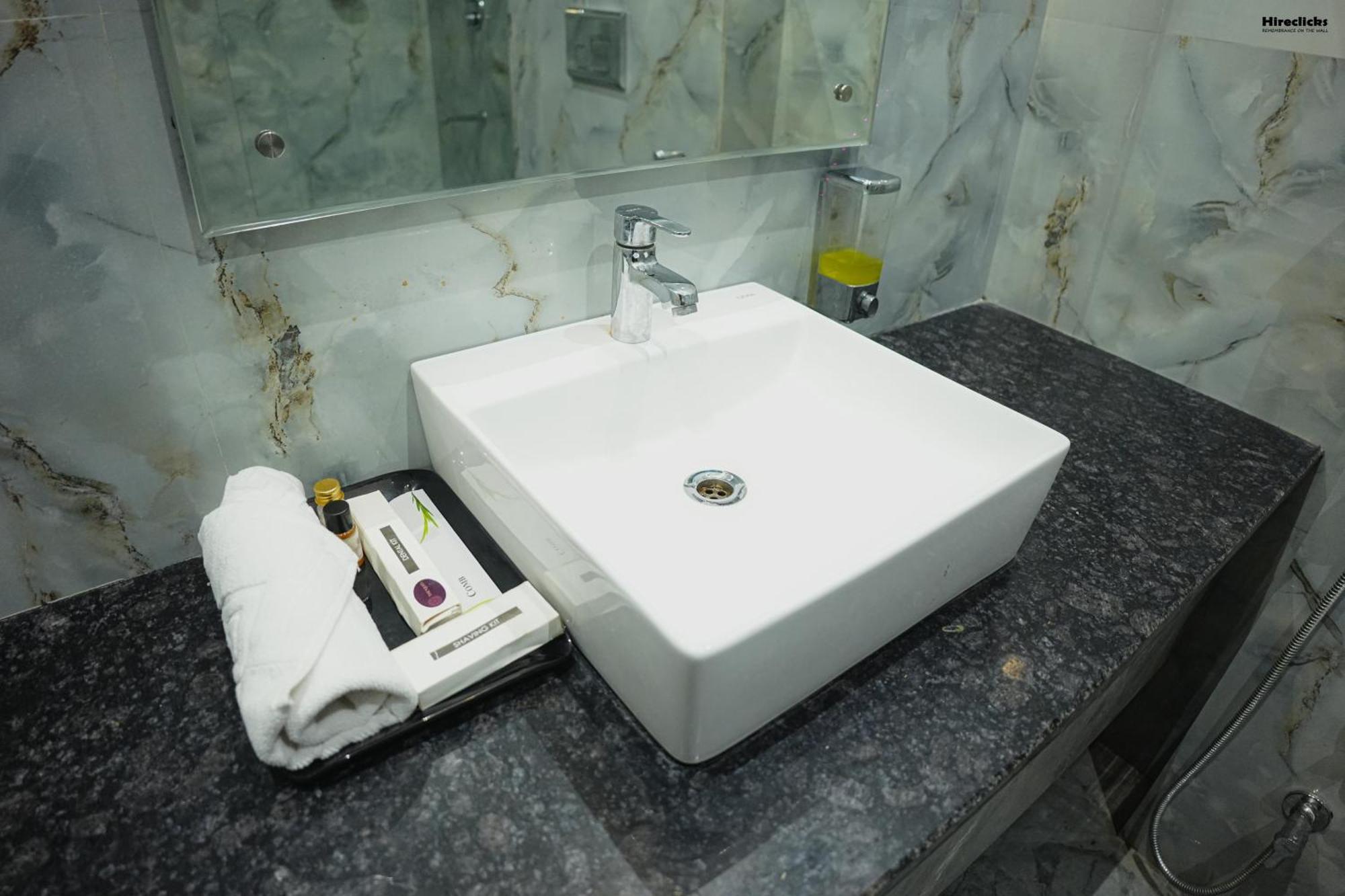 The Krati Resort And Convention Centre Bareilly Eksteriør billede
