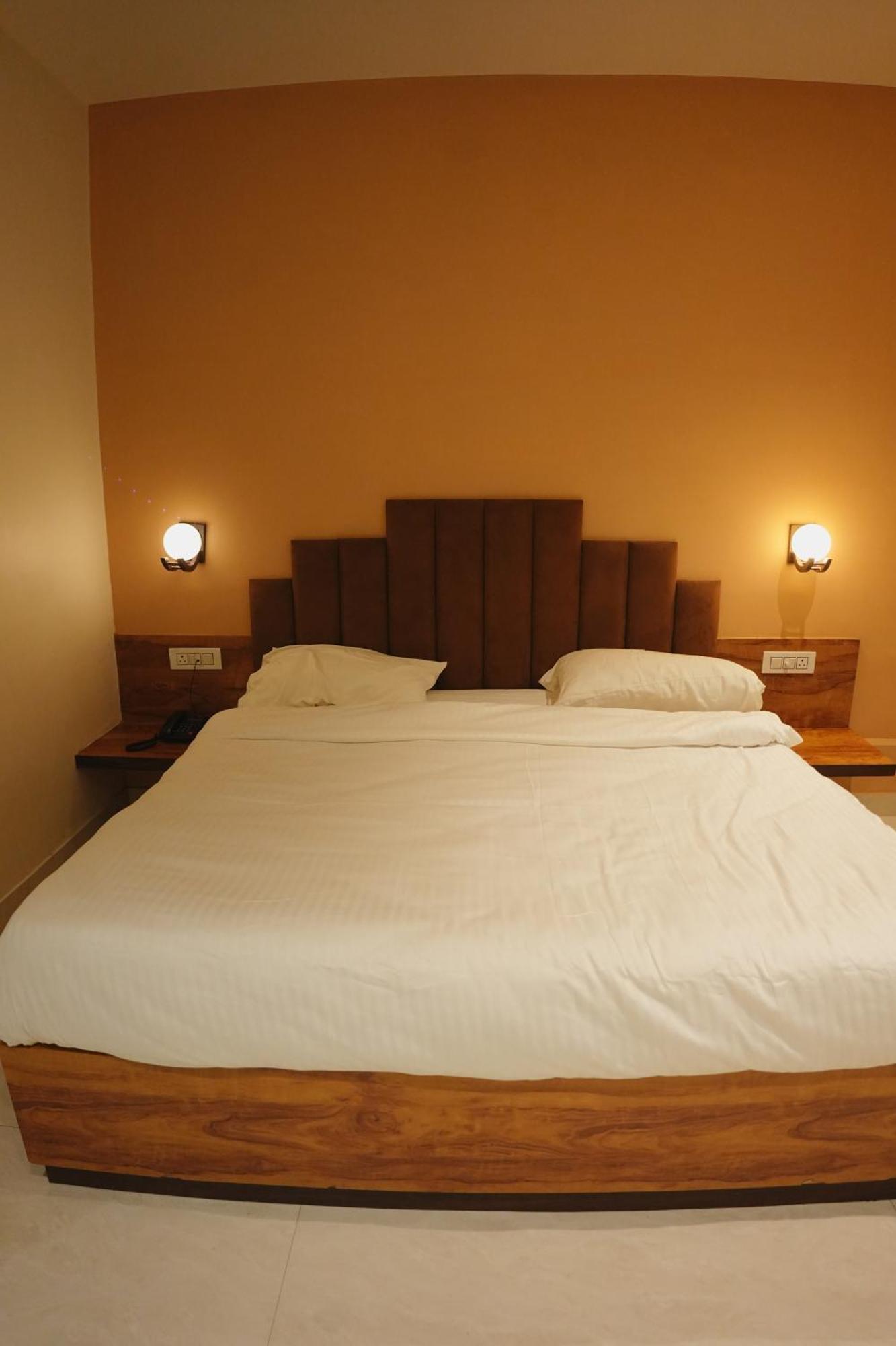 The Krati Resort And Convention Centre Bareilly Eksteriør billede
